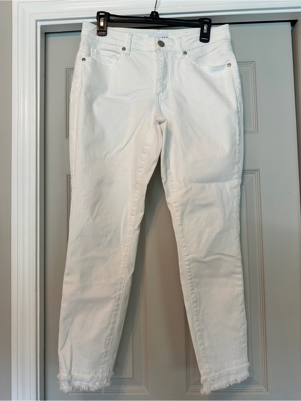 LOFT White Slim Pocket Jeans size 28/6